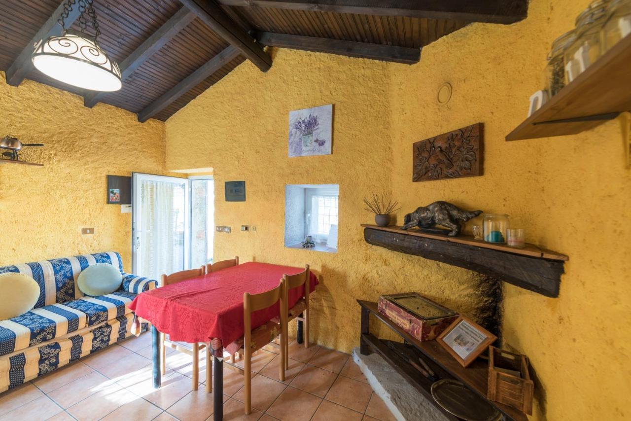 Casetta Mari Immersa In Un Vigneto Dolceacqua Eksteriør bilde
