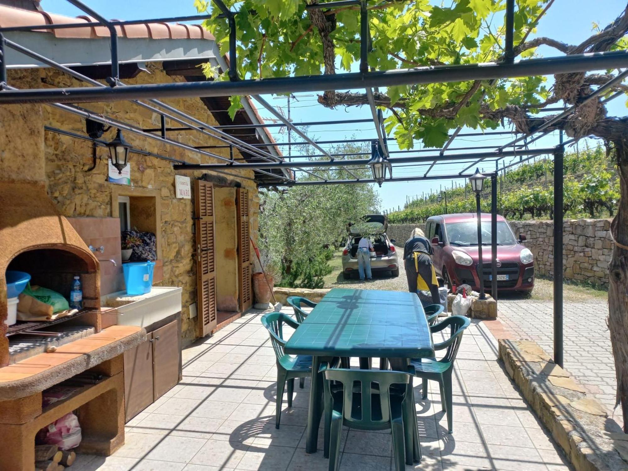 Casetta Mari Immersa In Un Vigneto Dolceacqua Eksteriør bilde